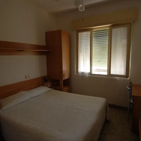 Nave Hotel 2*