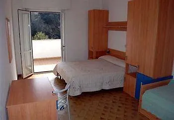 Nave Hotel 2*