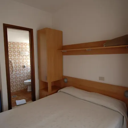 Nave Hotel 2*