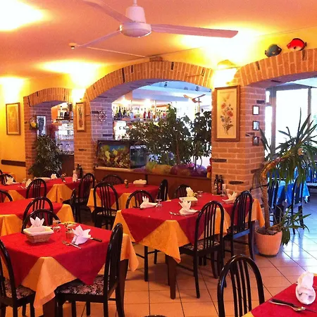 Hotel Nave 2*